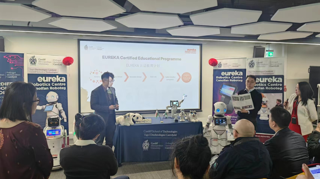 (CardiffMet, UK) Cardiff Metropolitan University Strengthens Postgraduate Education & Innovation with ER Semi-humanoid Robot